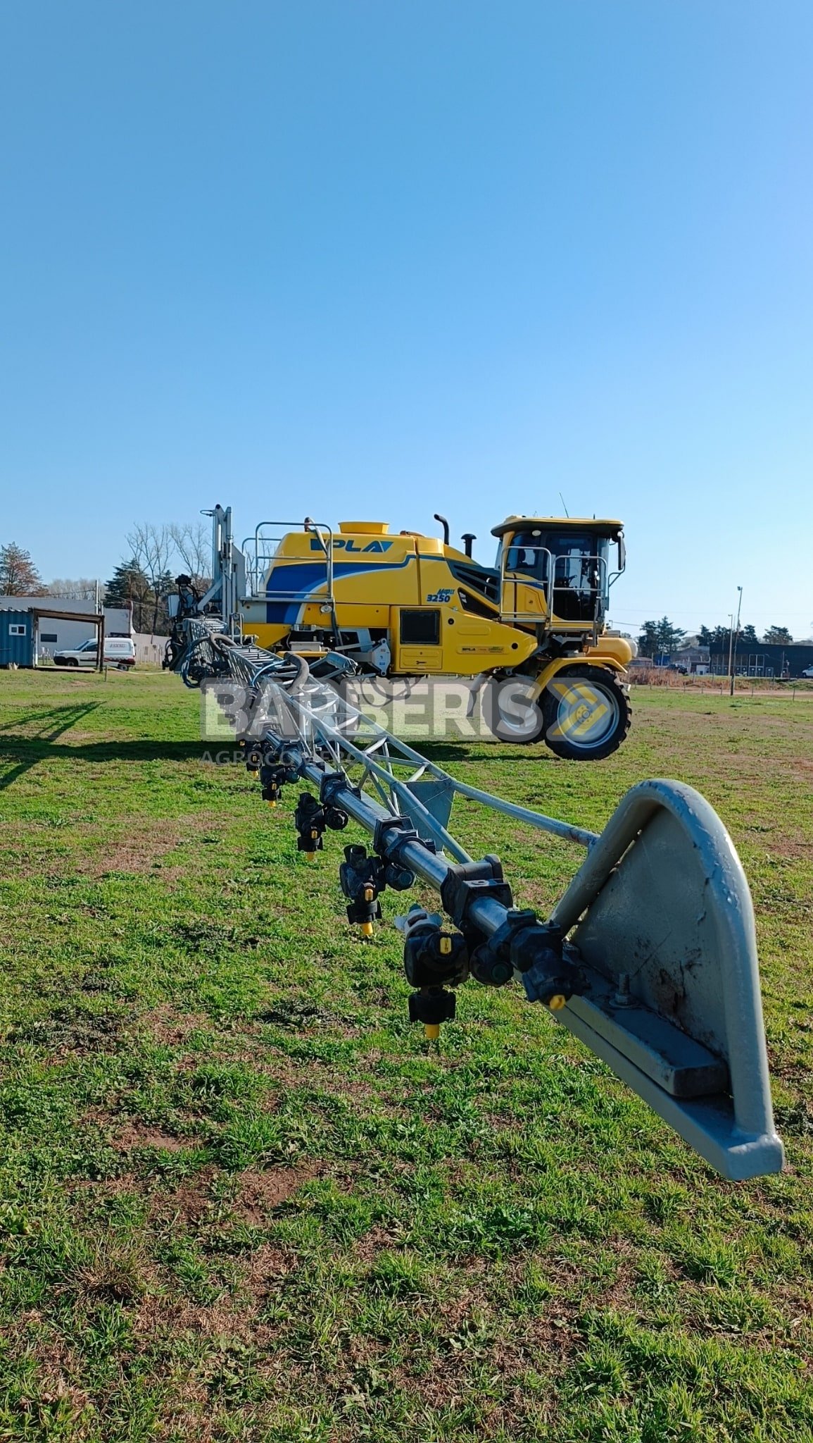 Pulverizadora-Autopropulsada-PLA-MAP-II-3250-120-hp-Usada - Barberis Agrocomercial